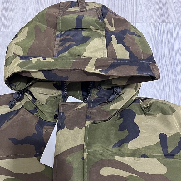 Canada Goose Camo Macmillan Parka Down Jacket - Picture 2 of 12